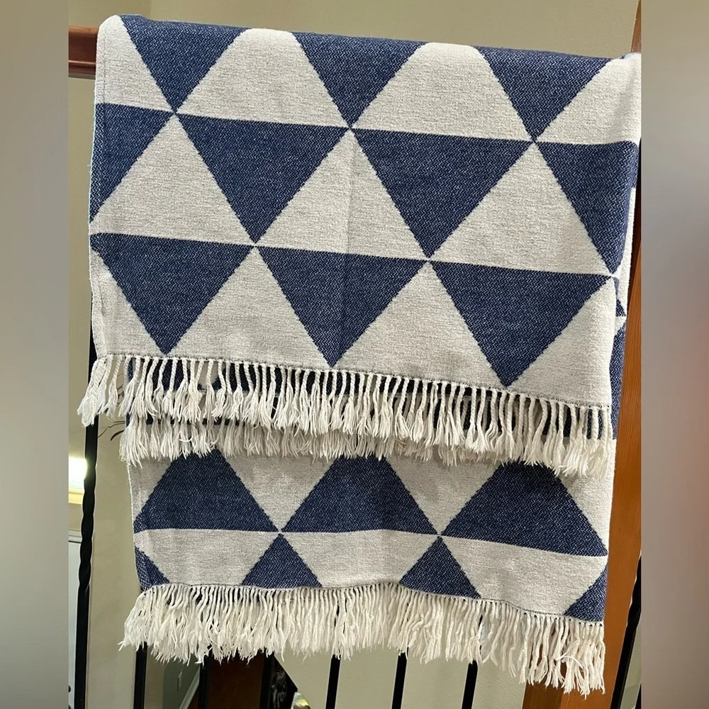 Pottery Barn Navy and Ivory PLAID FRINGE, TASSLE Throw, COTTAGECORE, 76X52